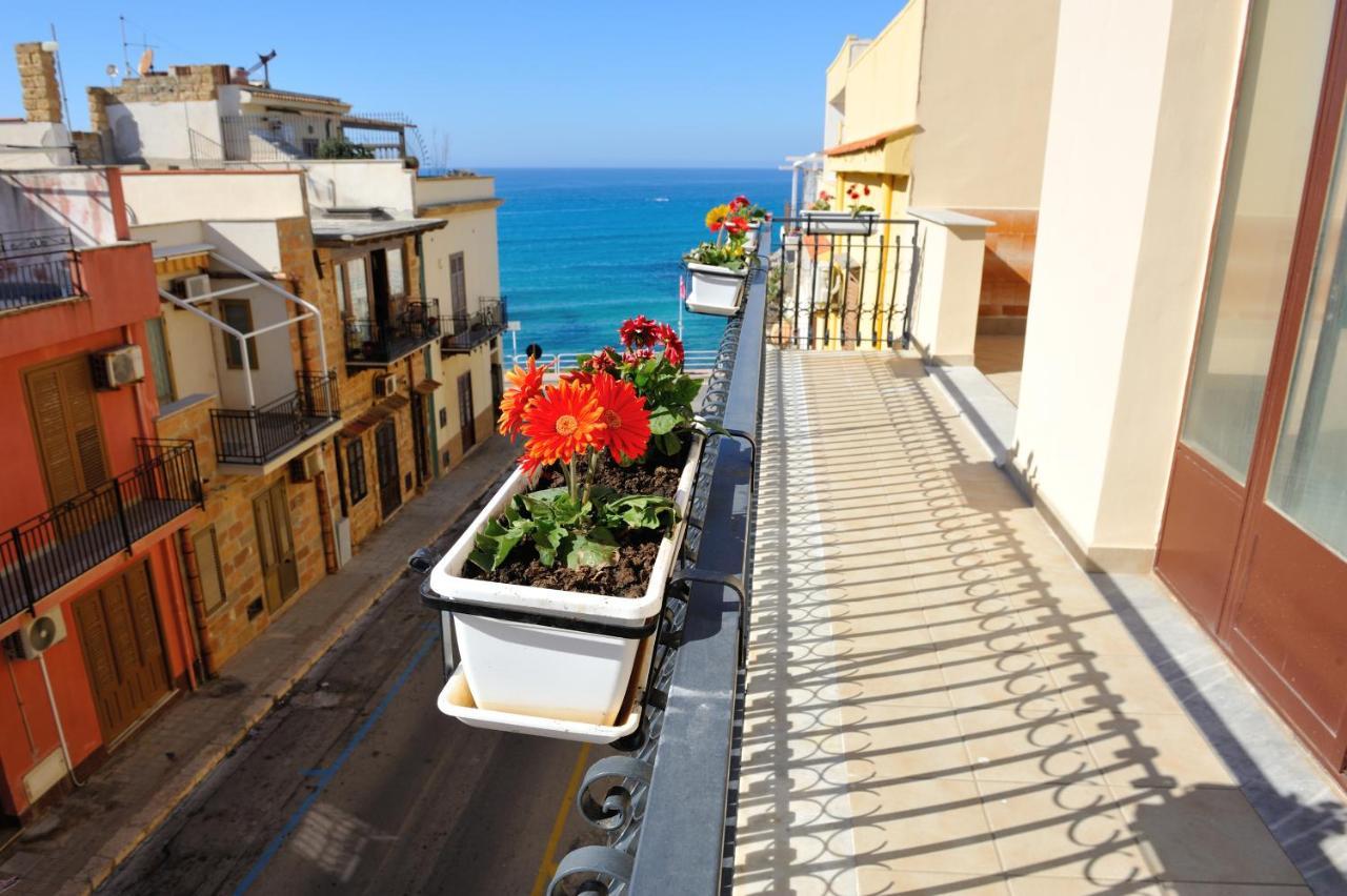 Terra Sinus Holiday House Terrasini Exterior foto